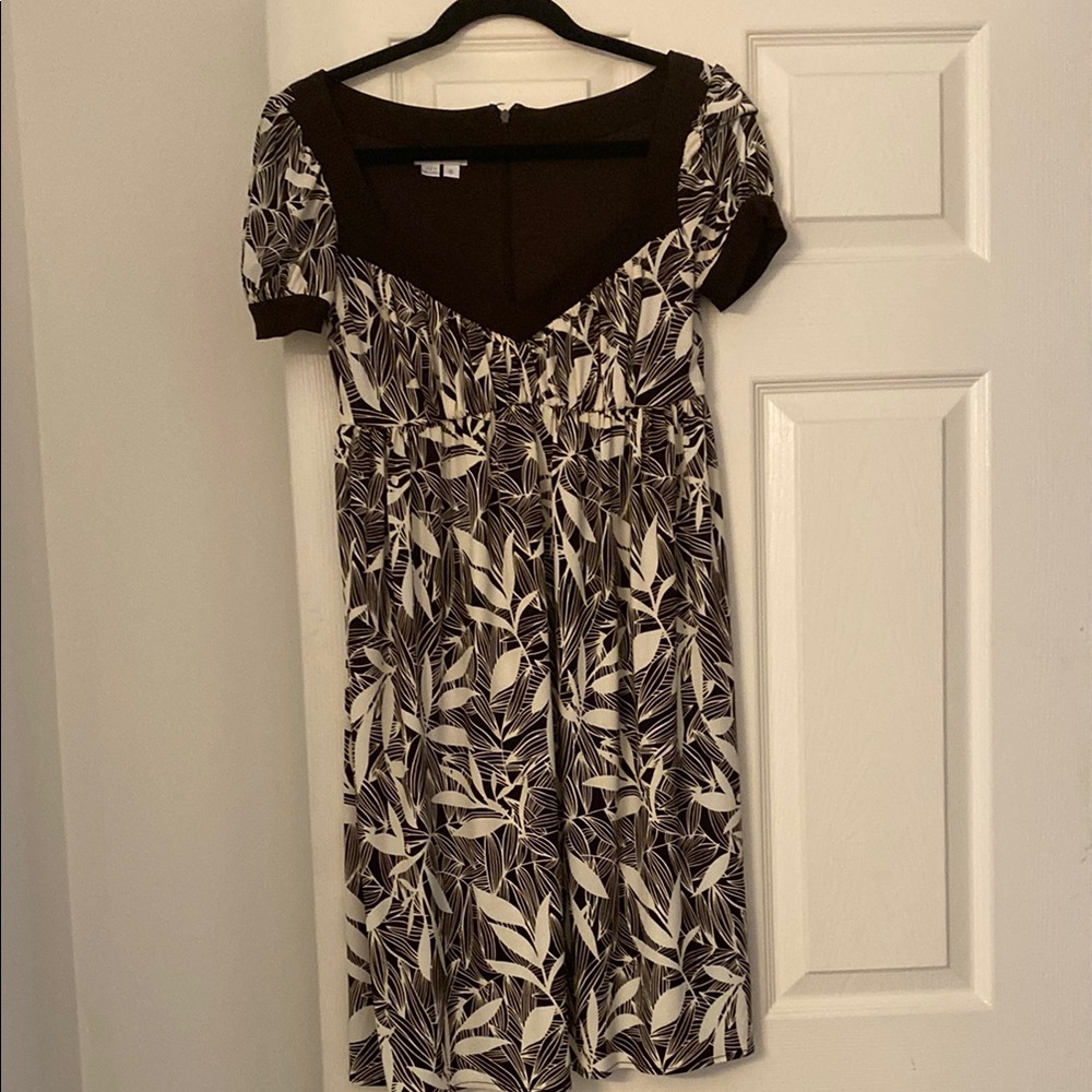 Elegant Brown and Cream Leaf Print Dress